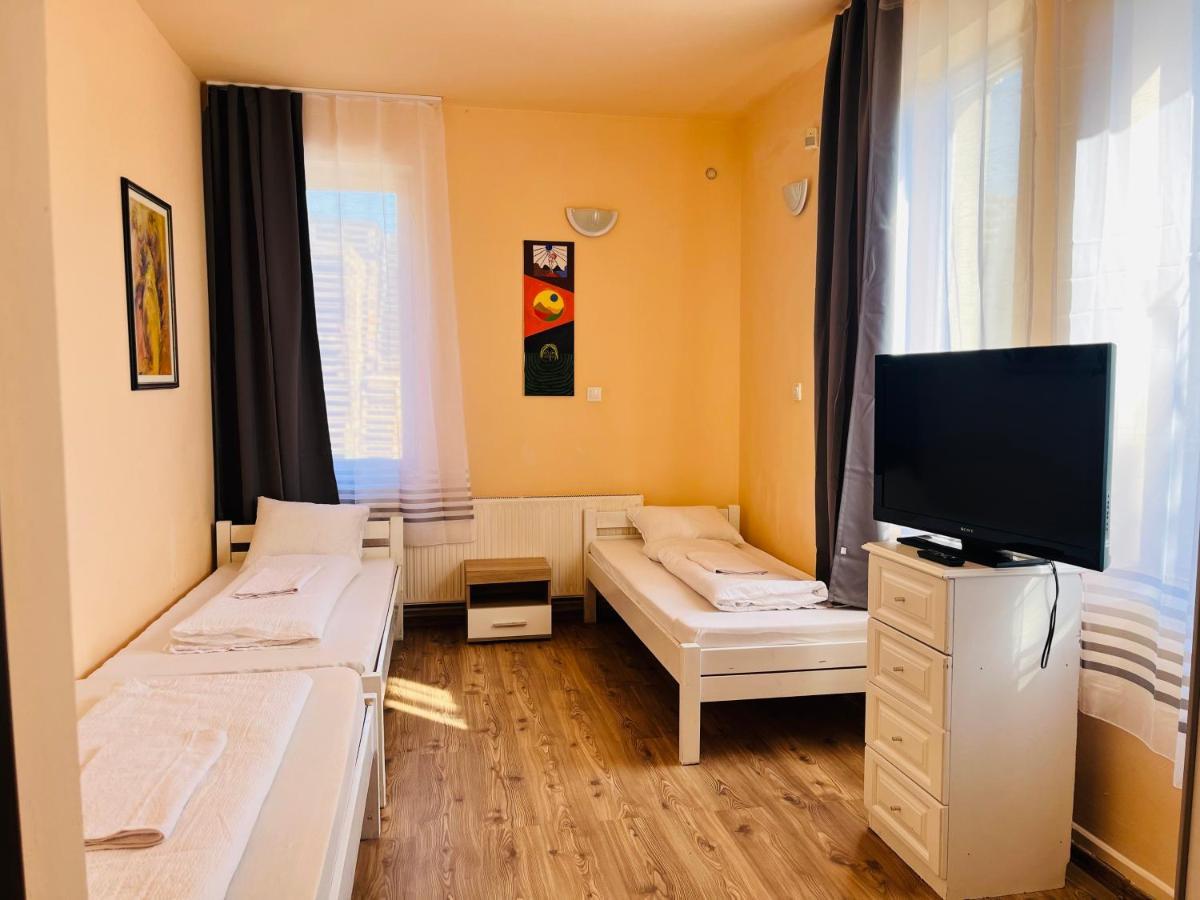 Gabor Panzio Aparthotel Gyal Exterior photo